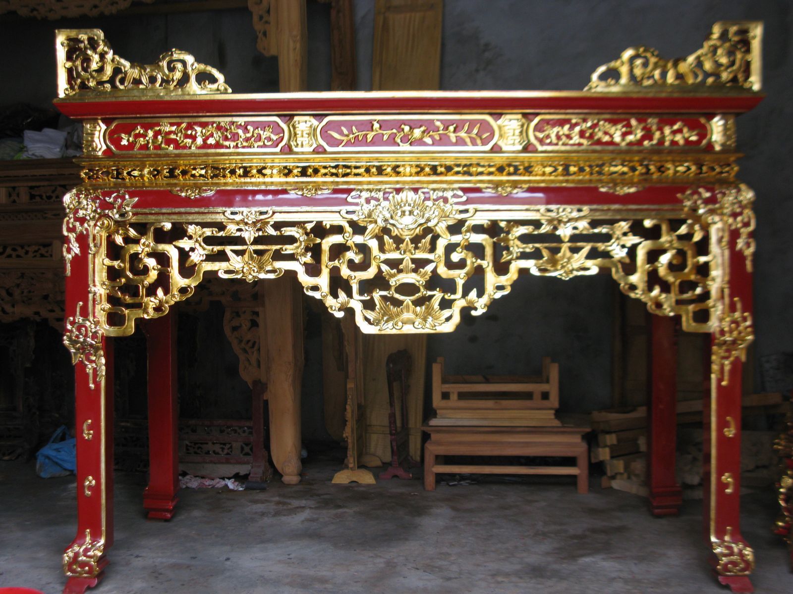 Bàn thờ sơn son thếp vàng đẹp được sử dụng phổ biến