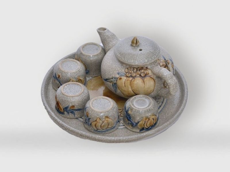 Có nhiều mẫu bộ ấm trà cúng trên bàn thờ